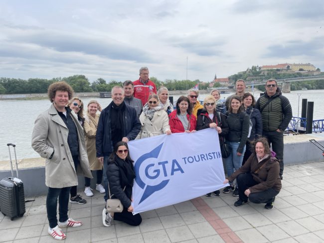 Gruppenbild Flusskreuzfahrt MS Nestroy mit GTA Touristik