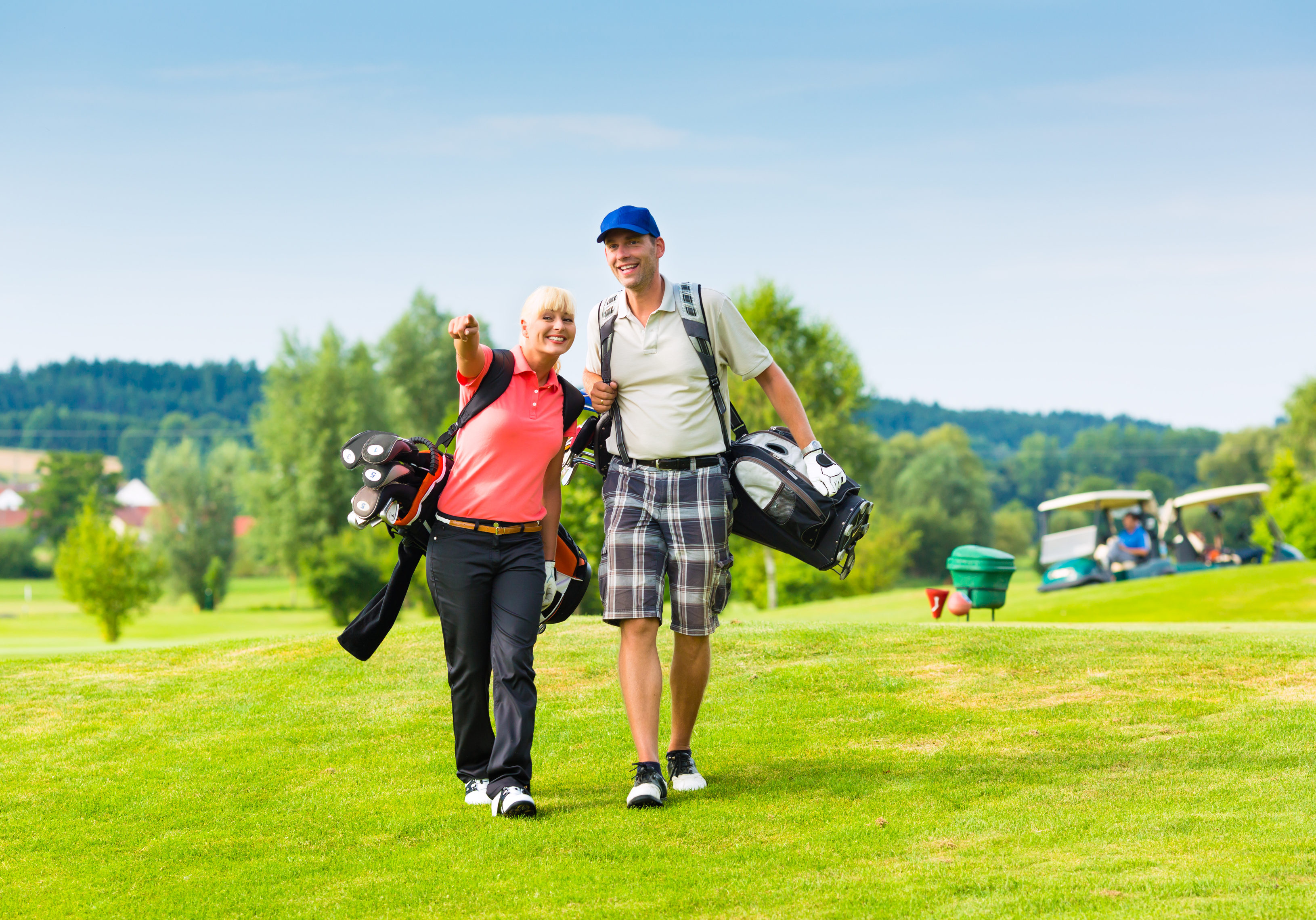 Pärchen am Golfplatz