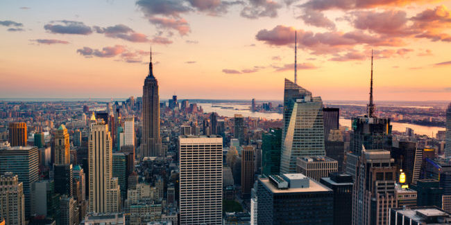 New York Skyline bei Sonnenuntergang in den USA