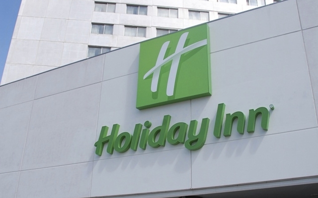 Hotel Holiday-Inn Porto Gaia - Außenansicht